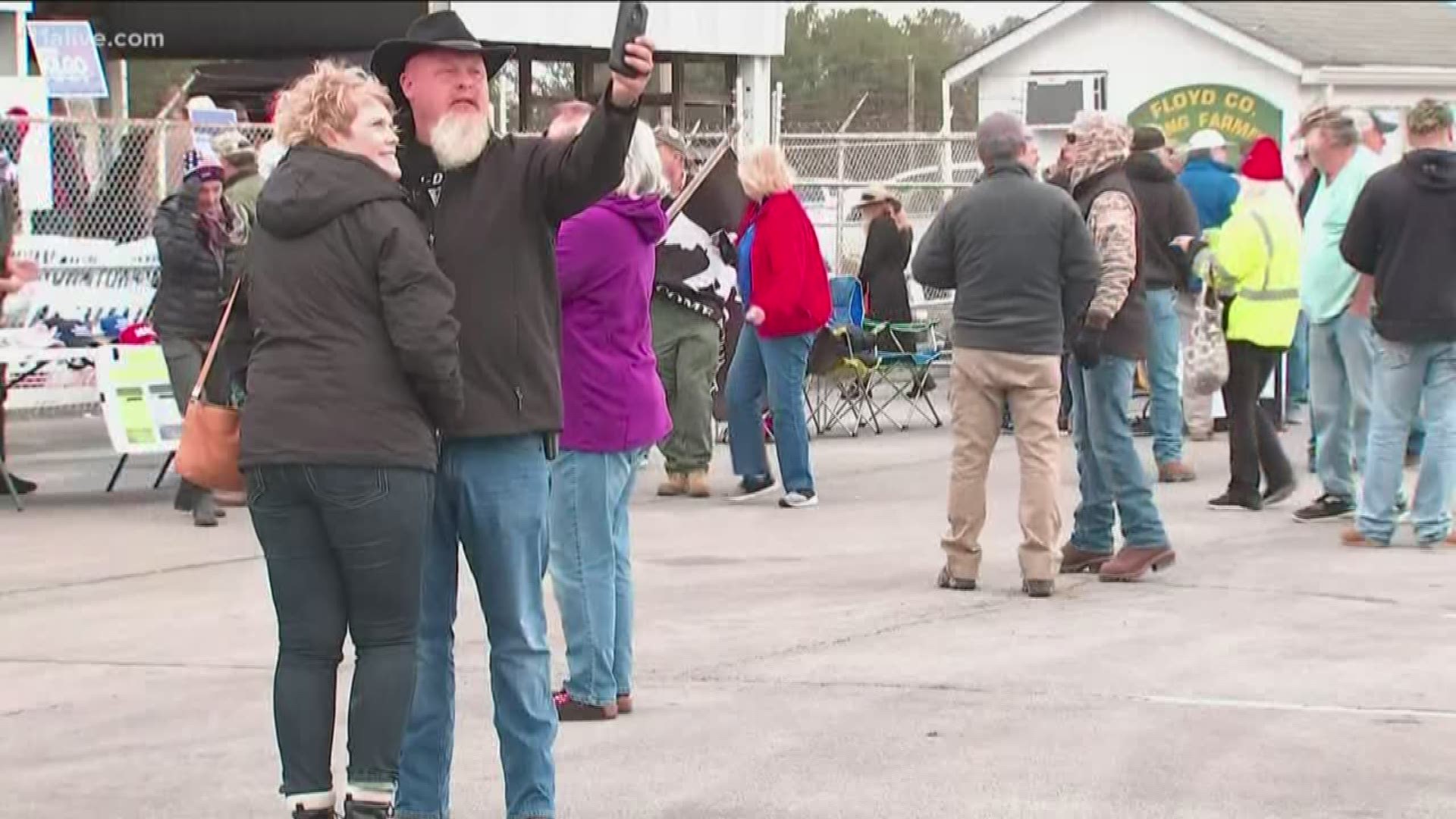 More than 100 people showed up to voice their concerns about the 2nd amendment. Organizers said they want to make Floyd County a 2nd amendment sanctuary county.