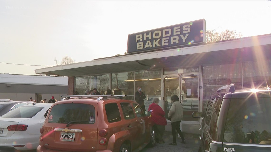 Rhodes Bakery serves its final customer