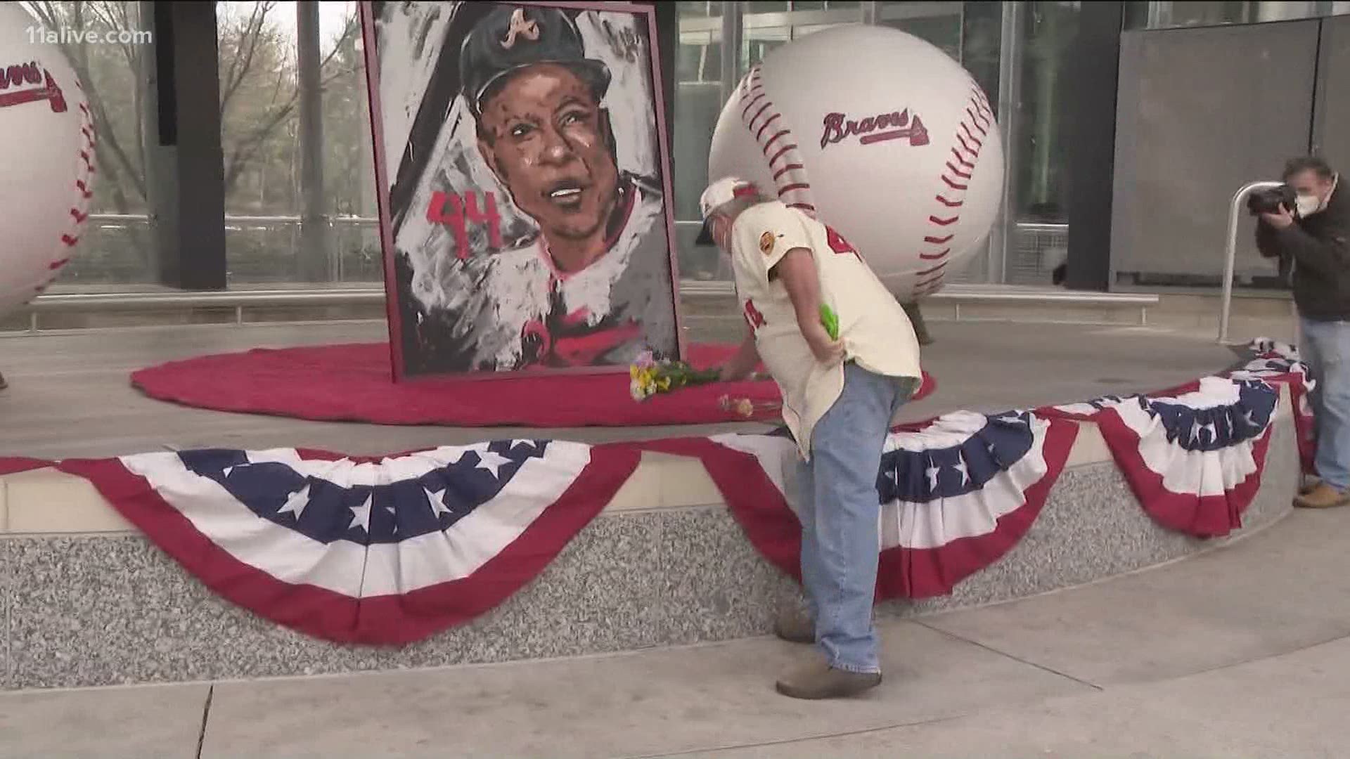 Hank Aaron Dead: Baseball Legend Who Broke Babe Ruth's Home Run Record Was  86 – Deadline