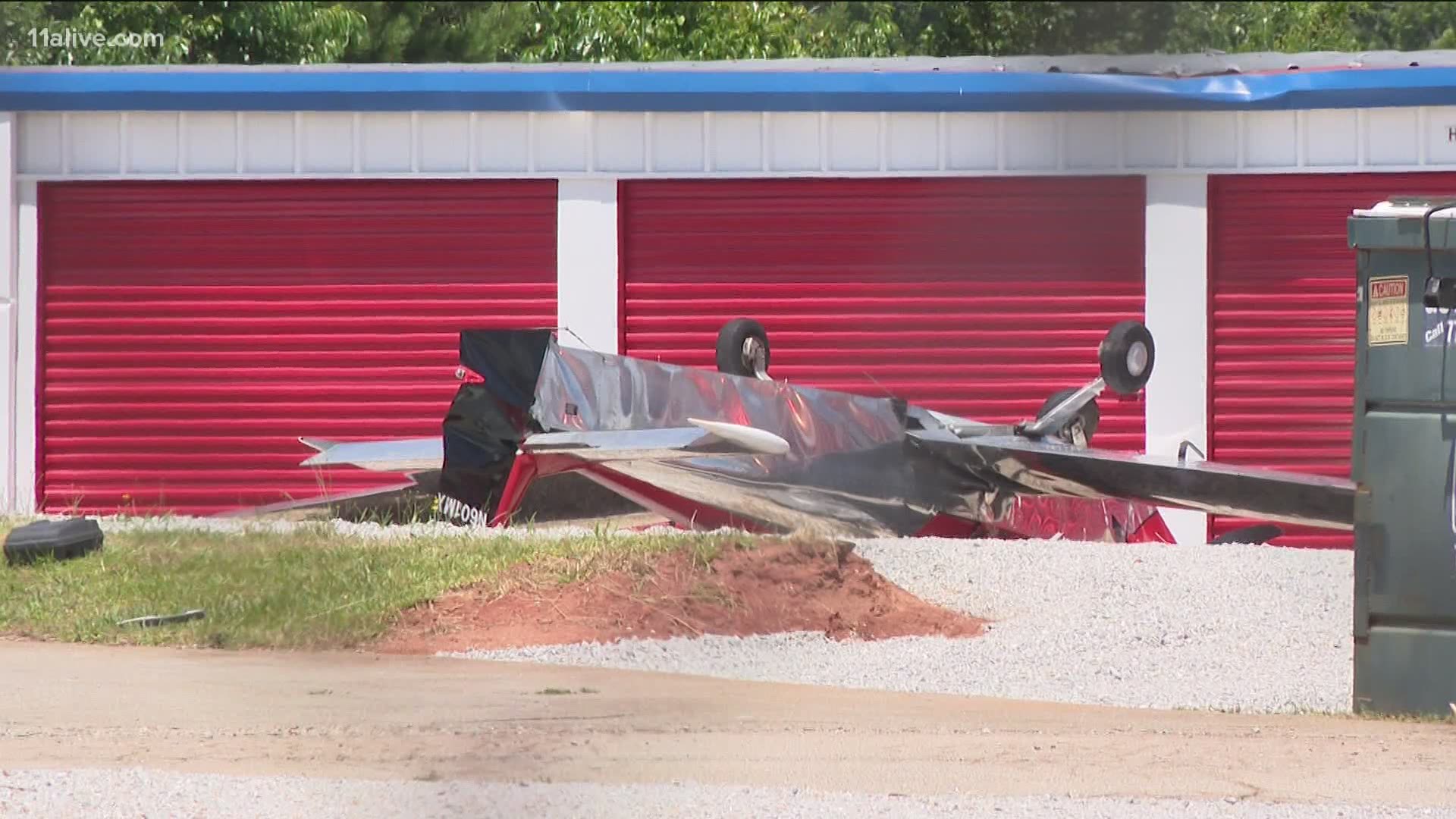Officials in Barrow County reported a small plane crashed into warehouses on Saturday morning.