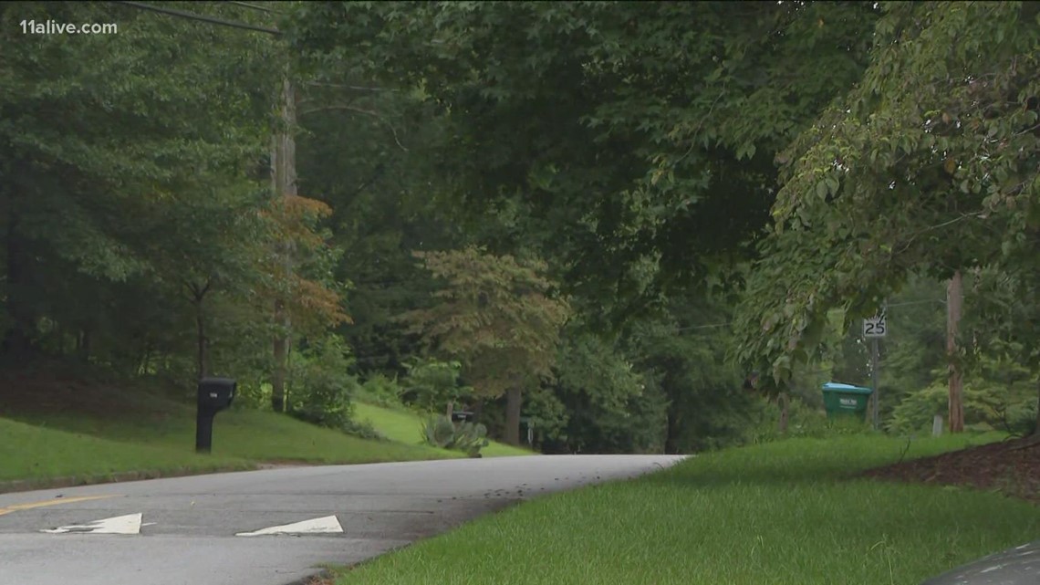 Hours long SWAT standoff underway in Gwinnett County after police tried