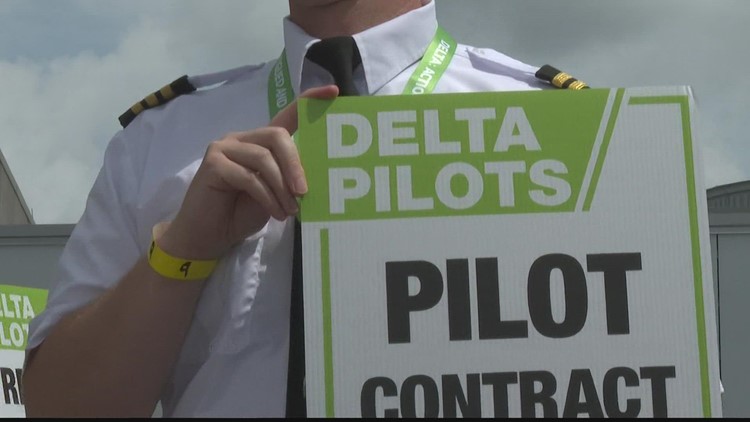 Delta pilots plan to protest ahead of busy Labor Day weekend