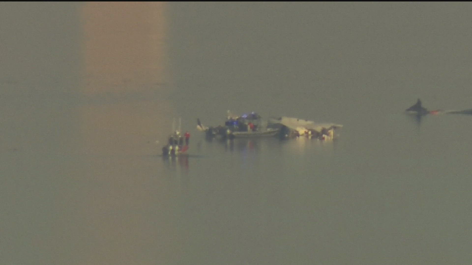 Plane crash near Washington D.C. | No survivors expected, recovery ...
