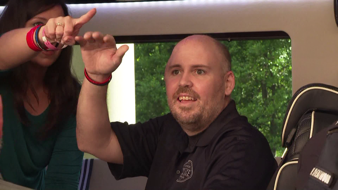 Carrollton officer Rob Holloway leaving hospital Full route