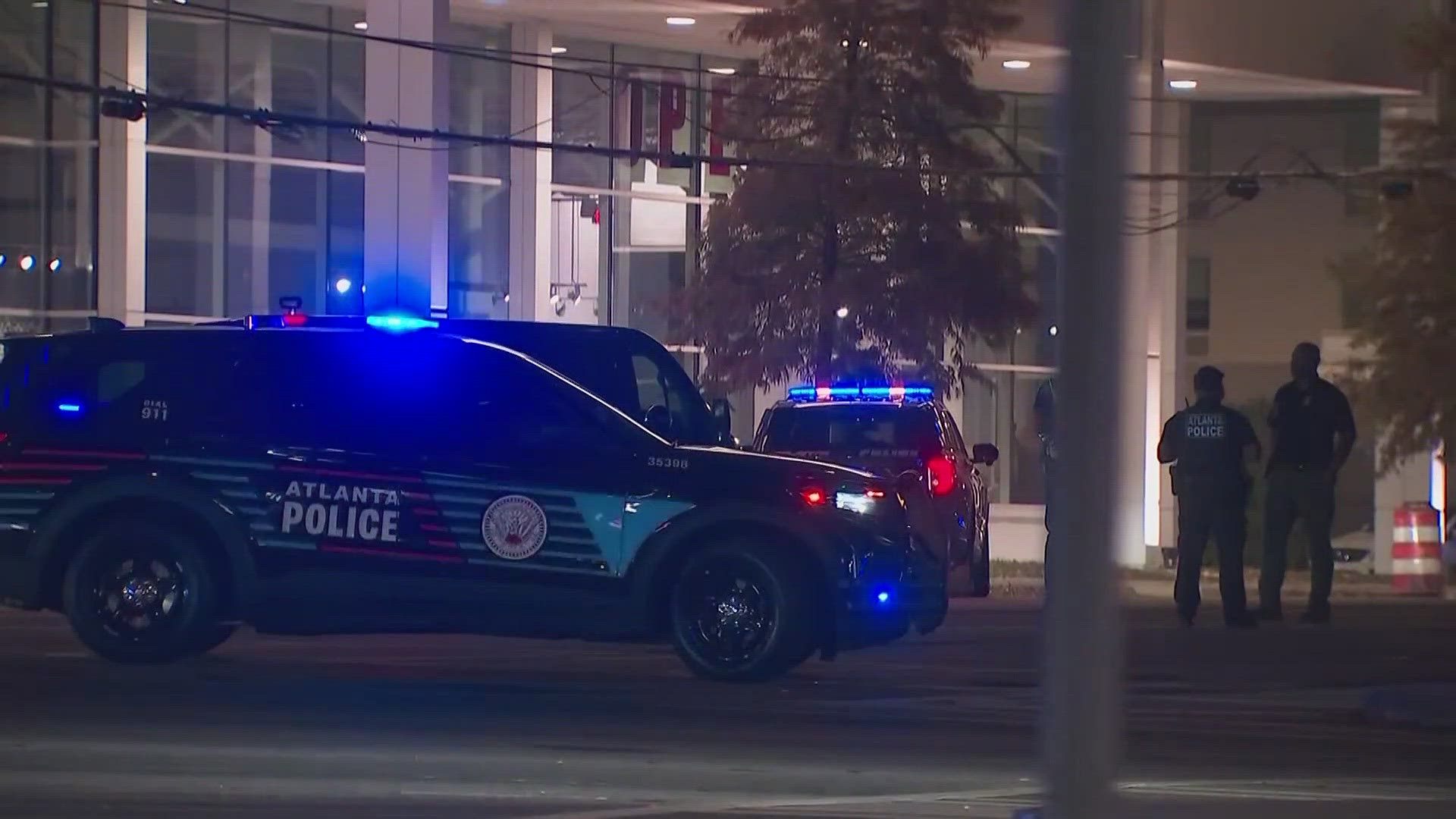 Pedestrian hit by vehicle later dies at hospital in Atlanta, police say ...
