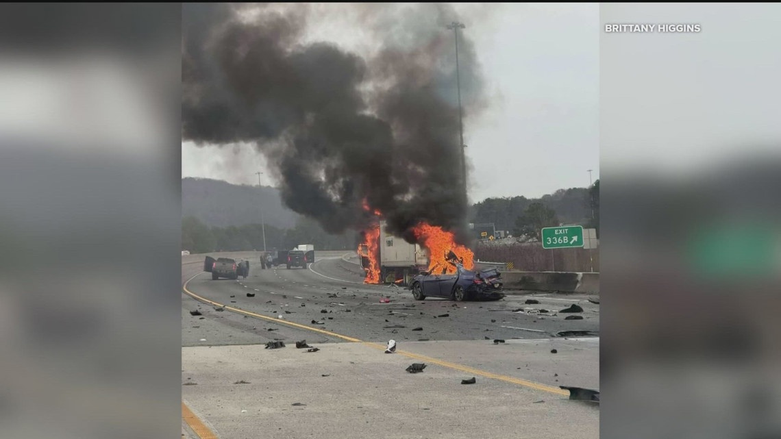 3 dead after wrong-way driver crashes head-on into tractor-trailer on I ...