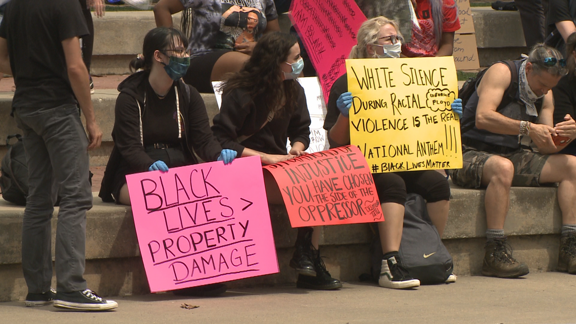 Looting and fires set near Lenox Mall amid Atlanta protests