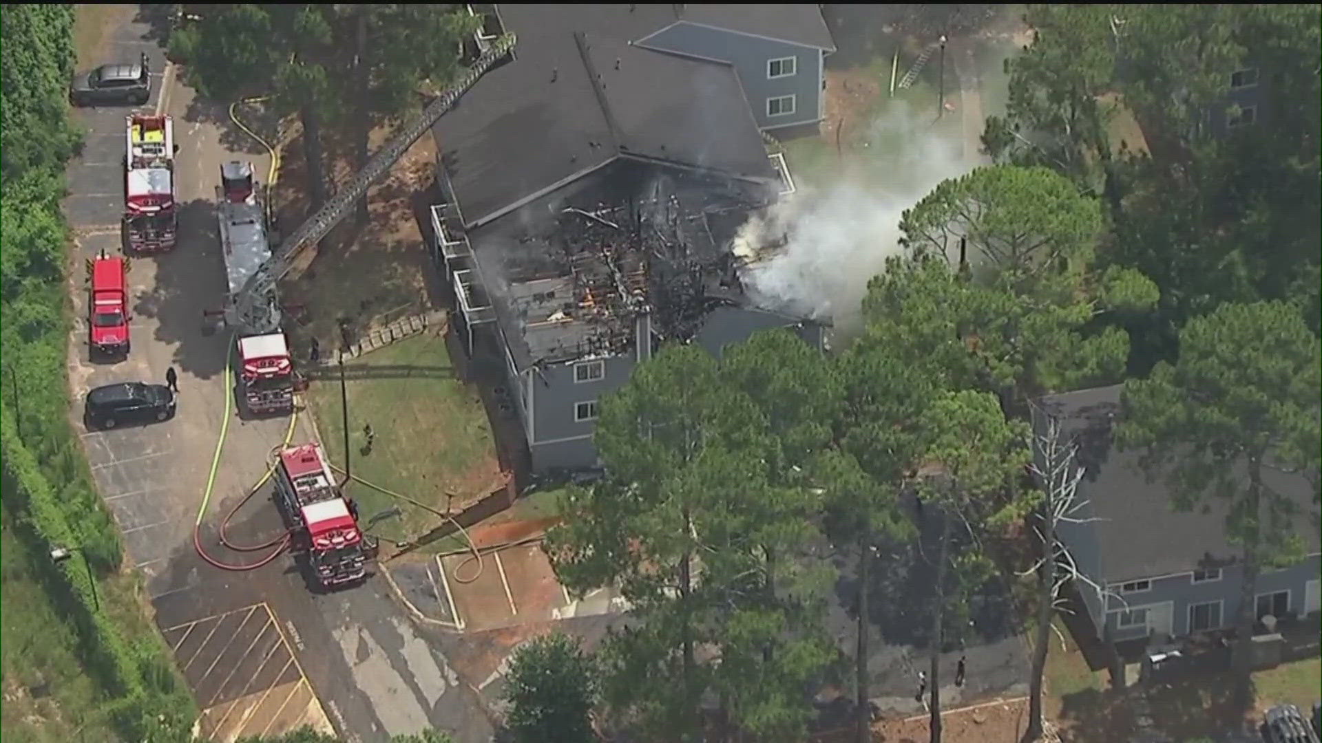 Fire crews work to put out apartment fire in DeKalb County | 11alive.com