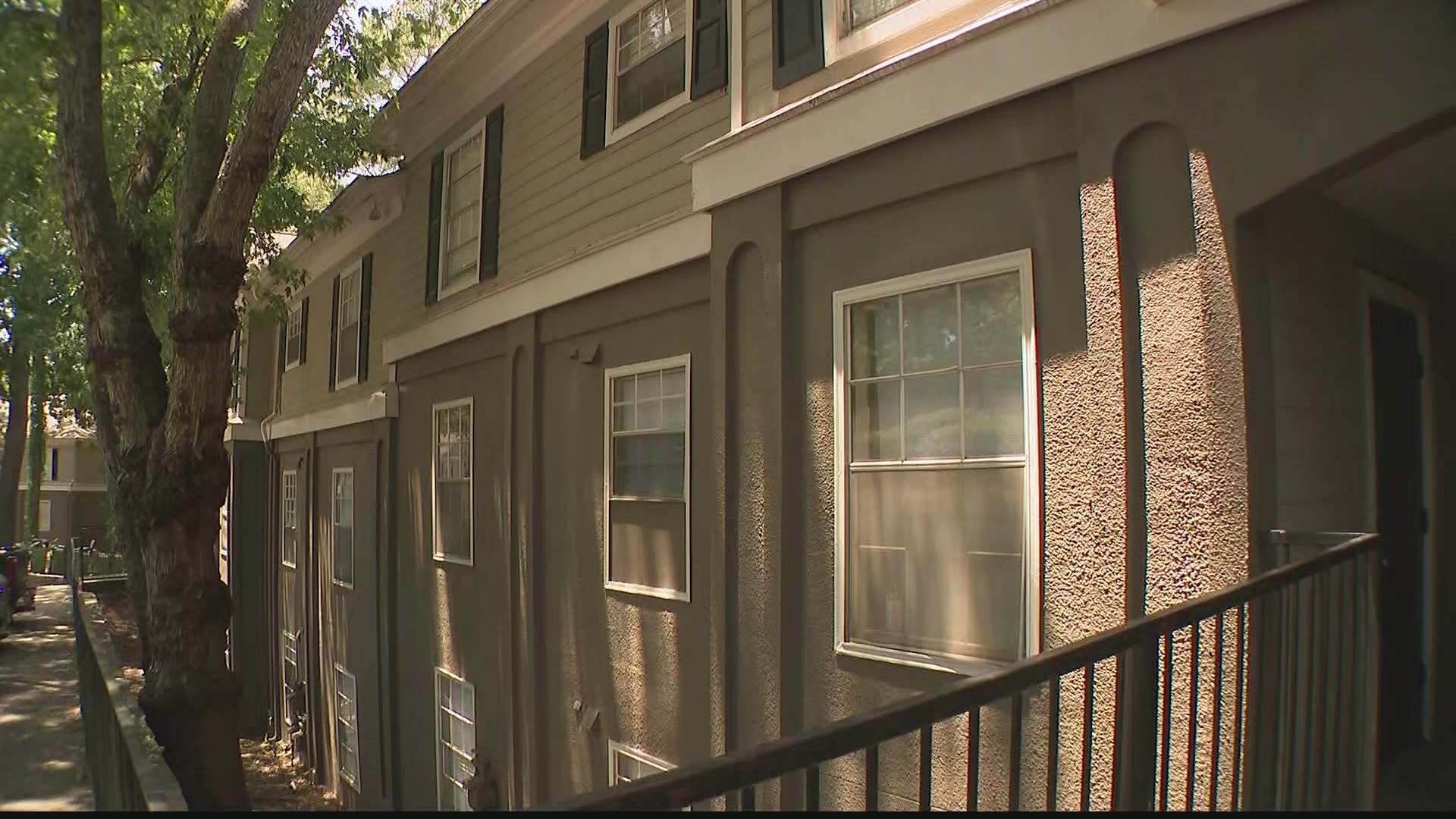 Roswell apartment complex residents AC has not worked for weeks