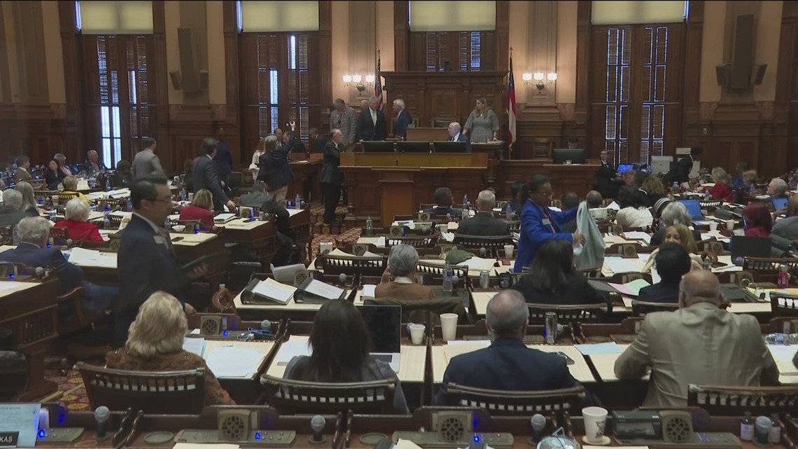Bill to create oversight committee for county district attorneys, aimed at Athens and Fulton County leaders on Kemp's desk – 11Alive.com WXIA