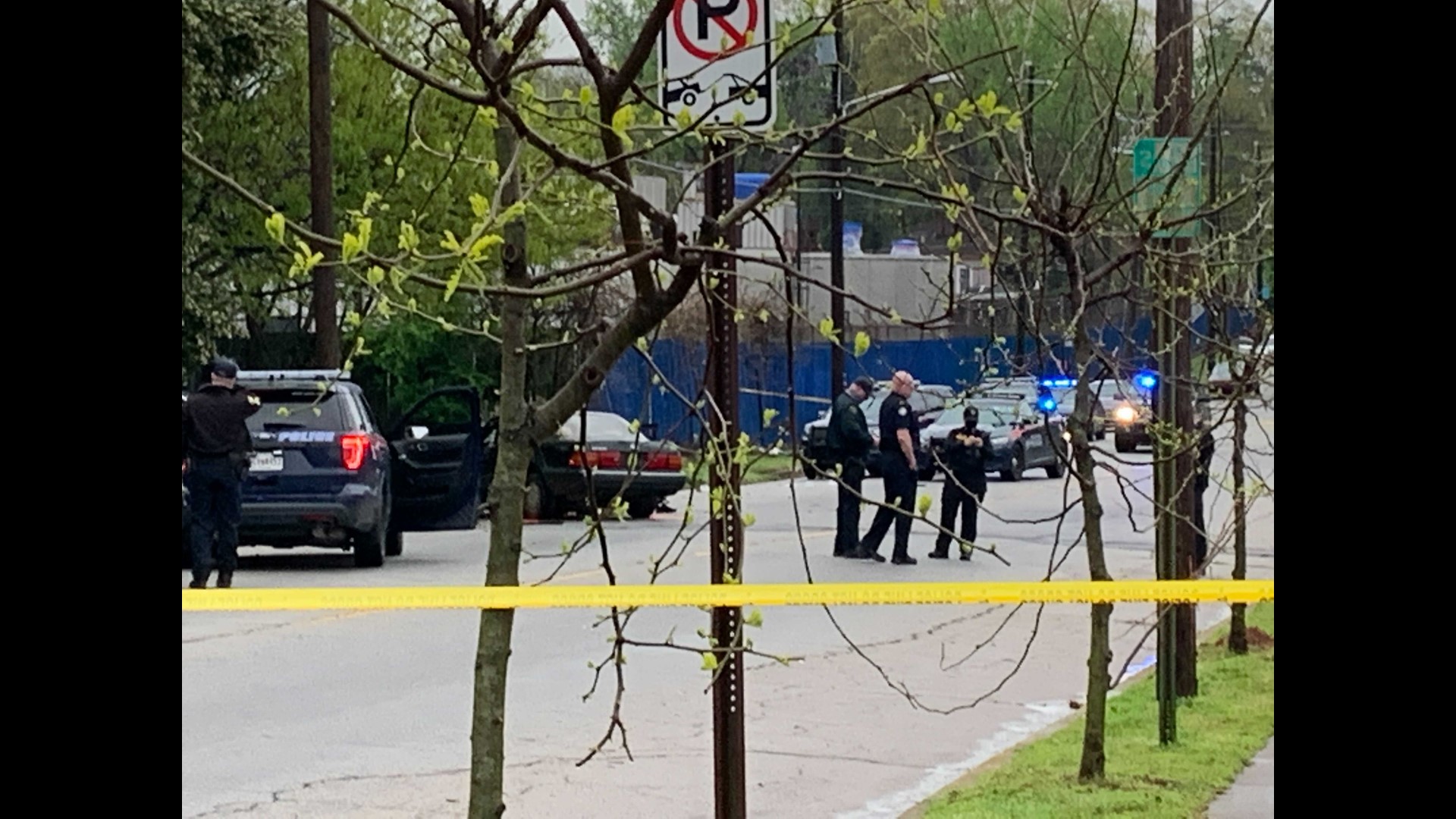 Lakewood Avenue crash: Stolen SUV crashes into car, child dead ...