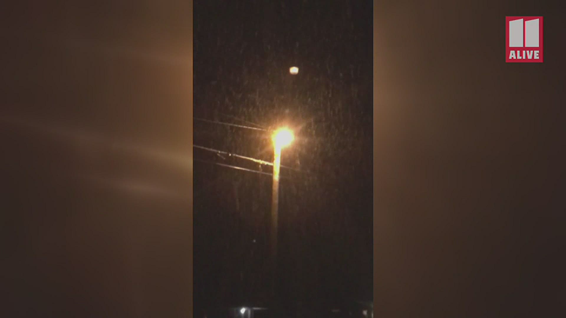 Nikki Smith shared this video of snow falling by street light from McCaysville, Georgia on Saturday.