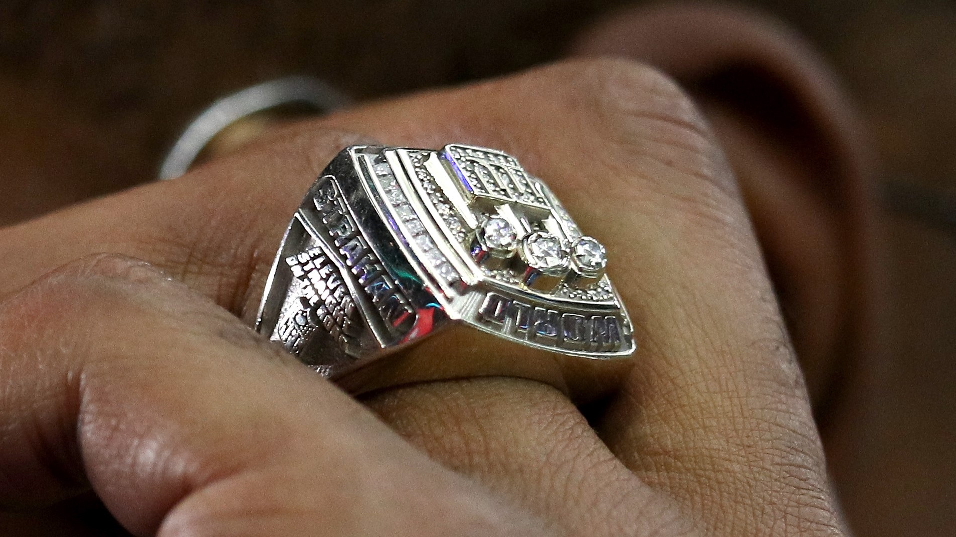 Eagles unveil Super Bowl LII championship ring