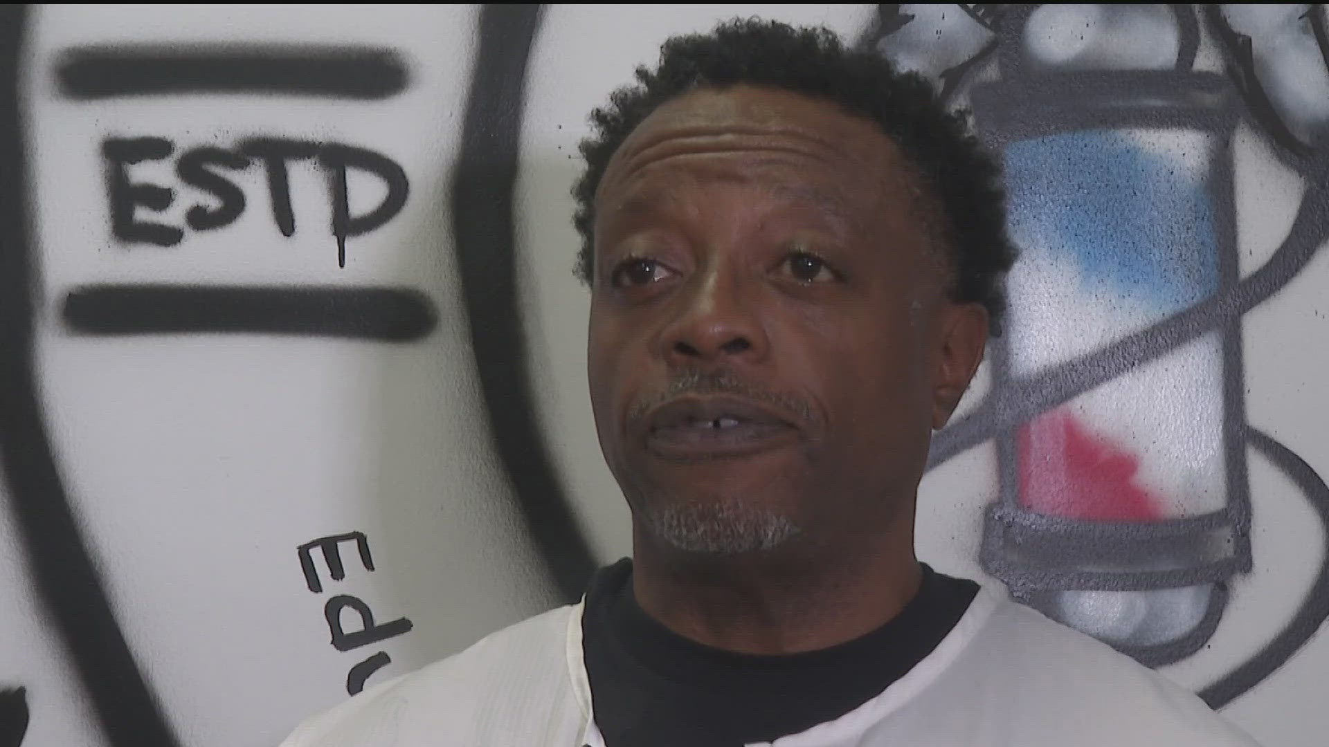 11Alives's Erica Murphy spoke with the founder of the Atlanta Barber Institute about the struggles he's facing. 