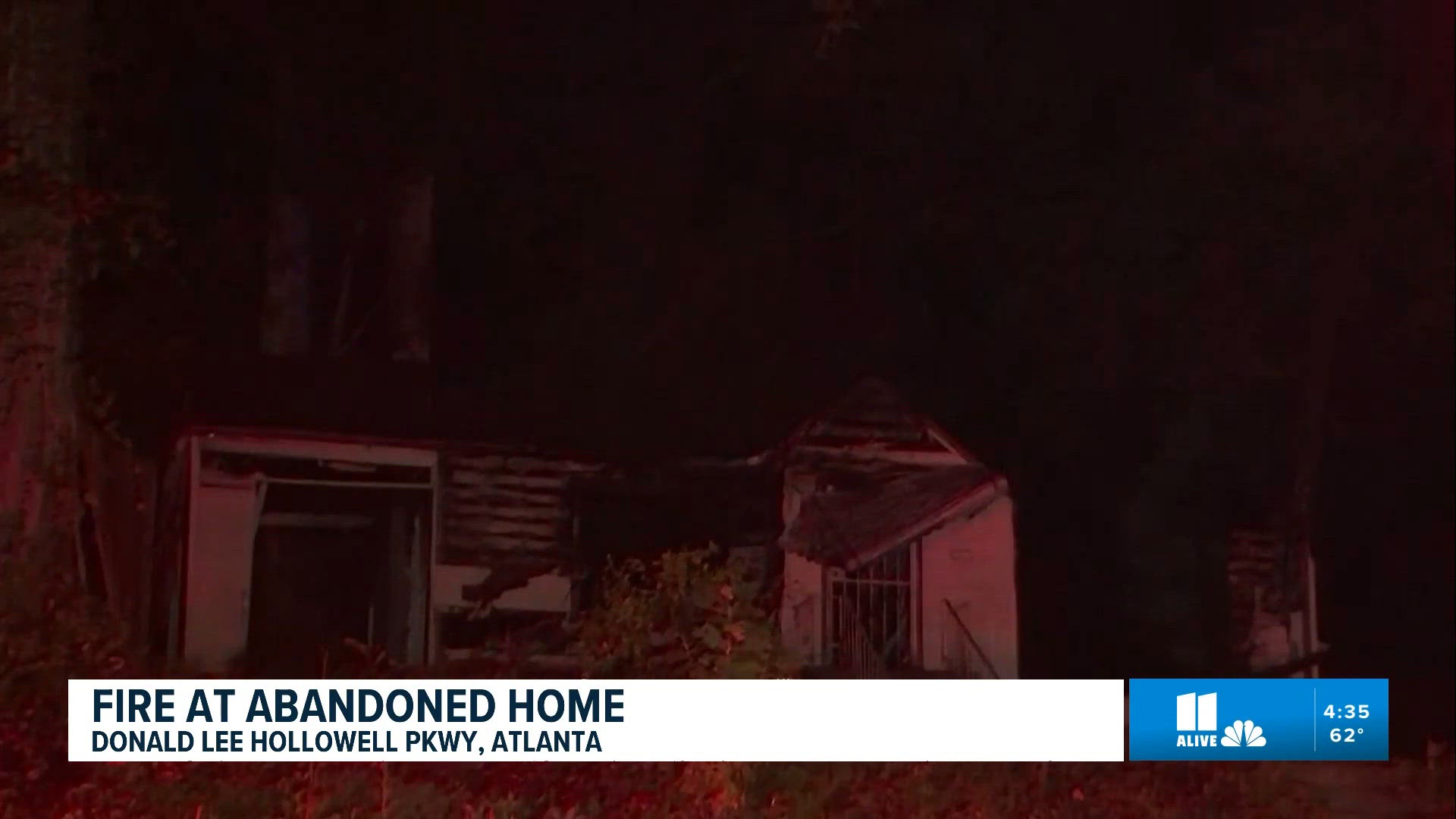 Abandoned house goes up in flames in Atlanta neighborhood | 11alive.com
