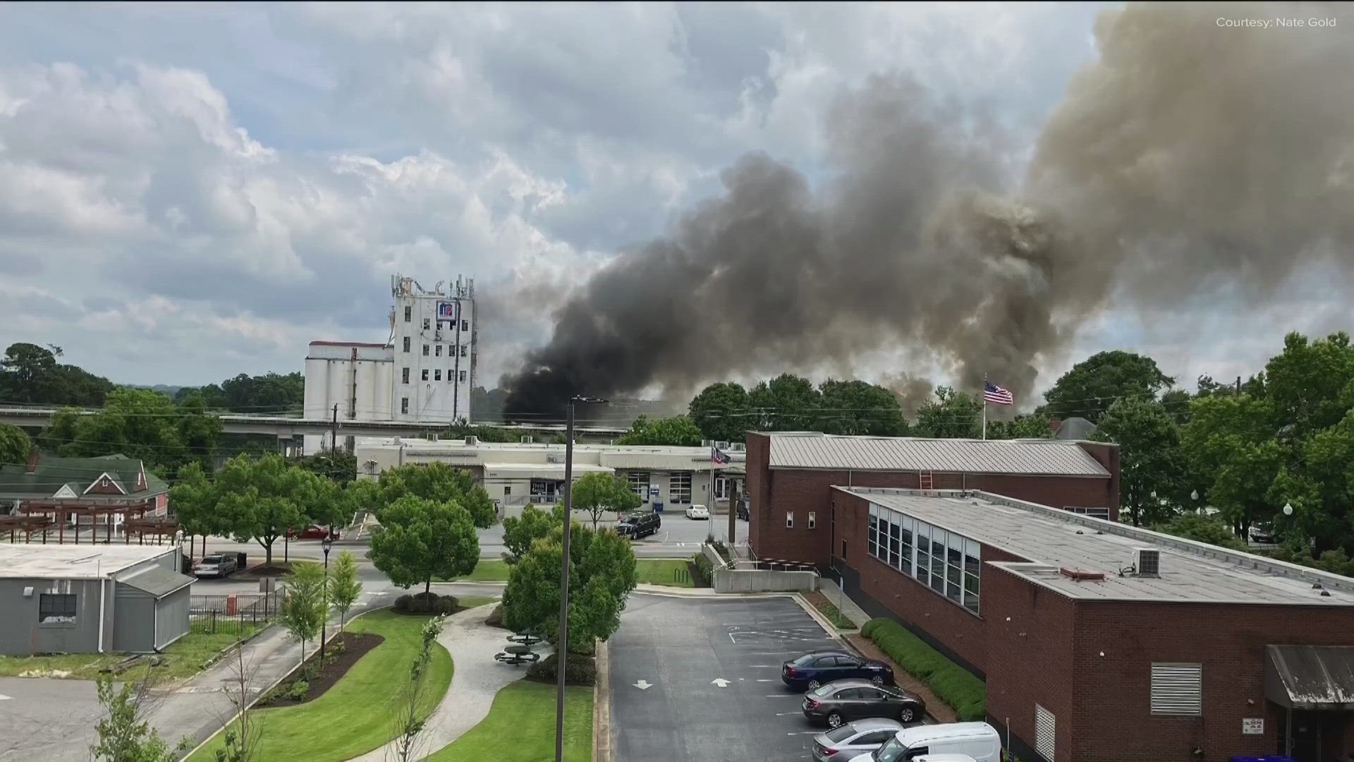 City of Chamblee officials said firefighters are on scene at the Manna Pro facility along New Peachtree Road. They urge drivers to avoid the area.