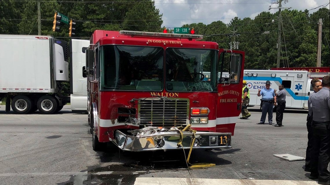 Walton County firetruck slams into pickup while responding to accident