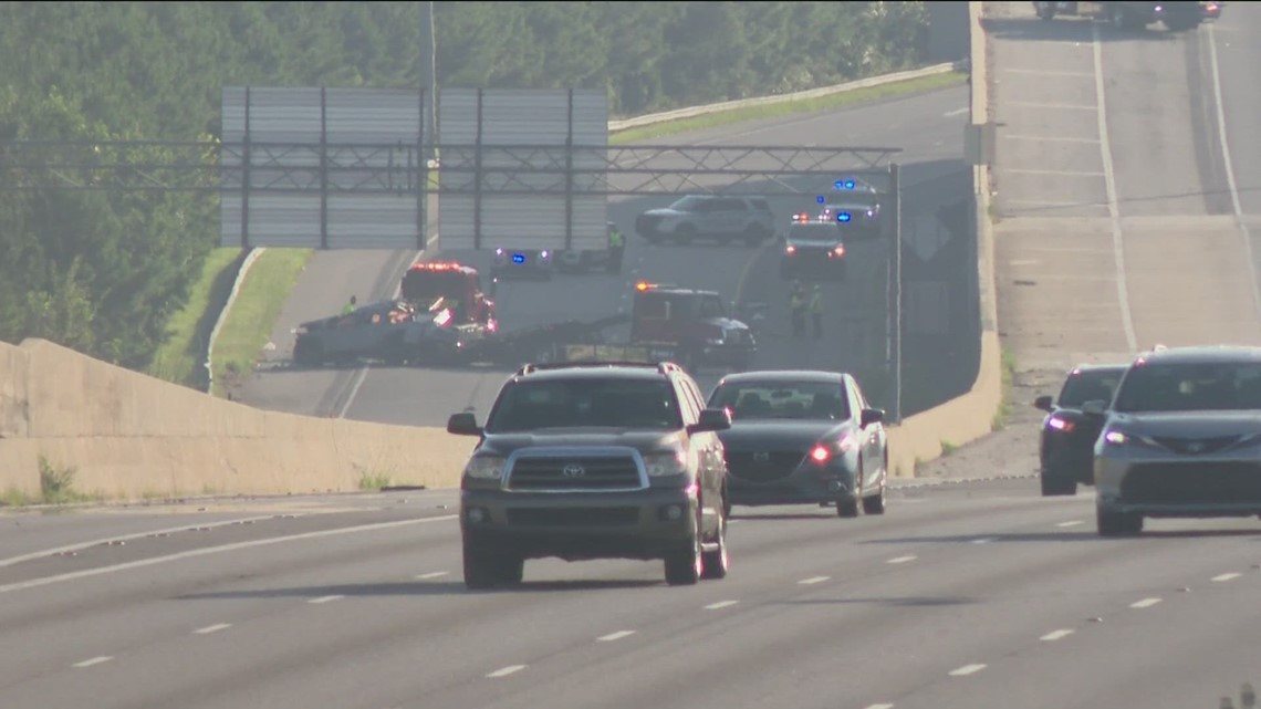 5 dead, 3 hospitalized in Gwinnett County wreck, police say | 11alive.com