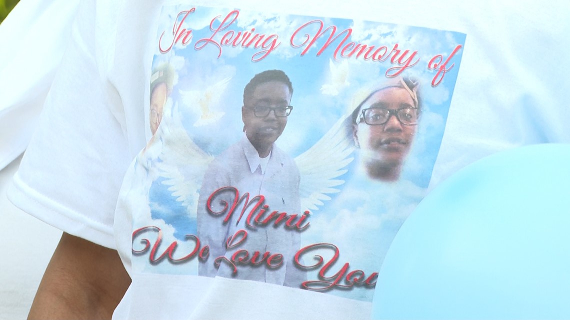 Family and friends remember victims of van crash - Vimarsana News