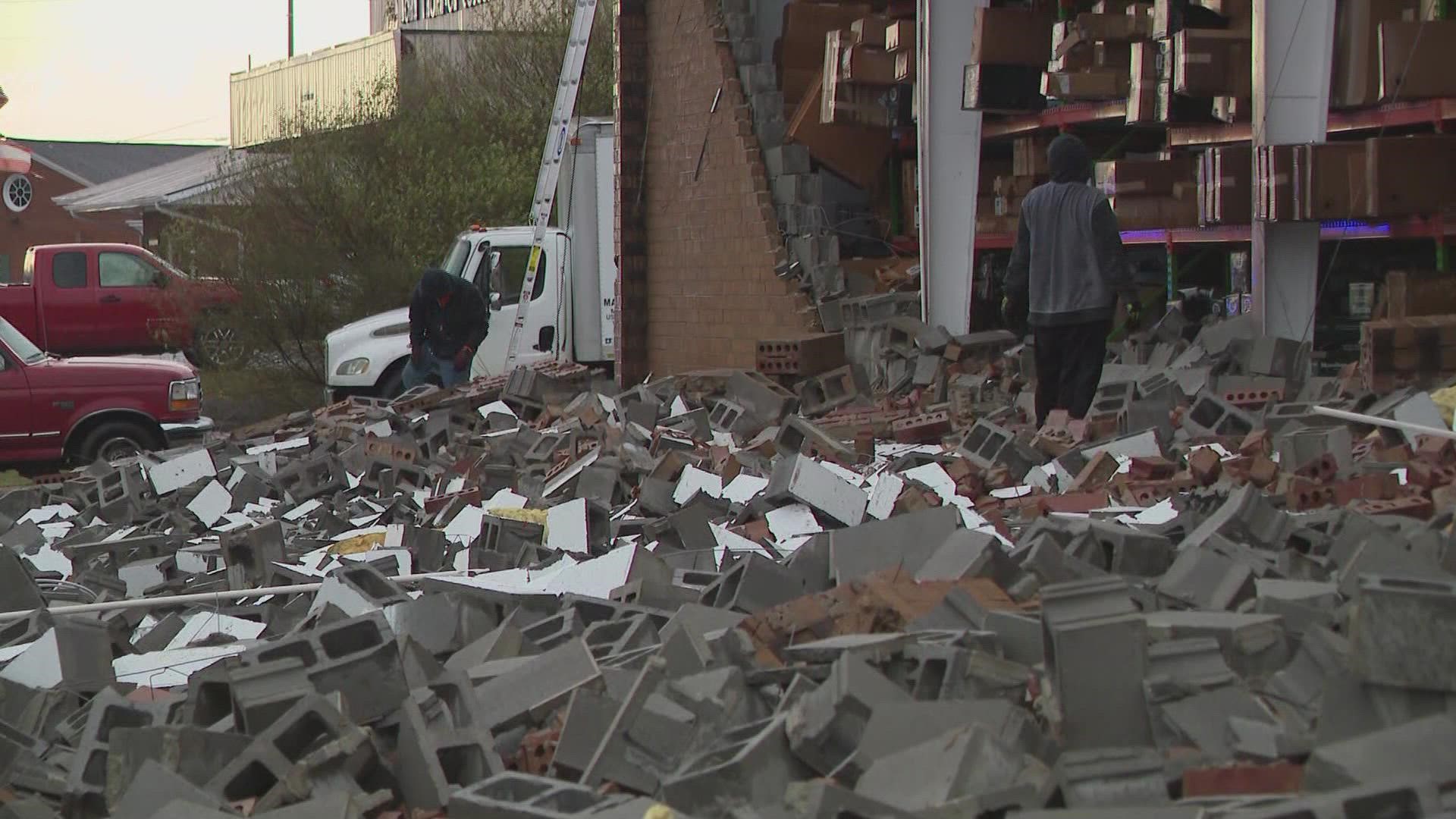 Metro Atlanta tornadoes Griffin LaGrange McDonough Austell update ...