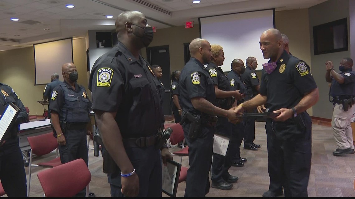 11 Atlanta Public School officers promoted to new rank | 11alive.com