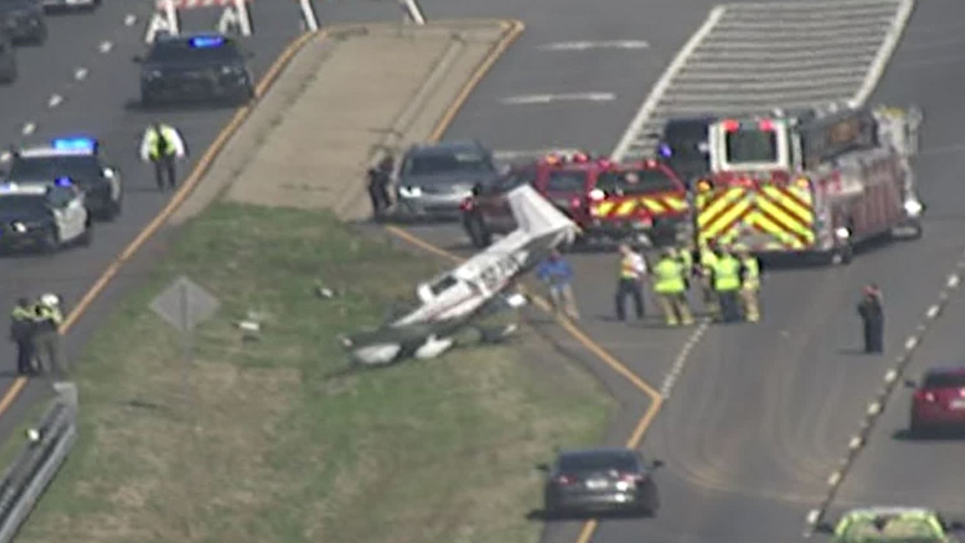 Small plane crash in Cobb County Cobb Parkway traffic