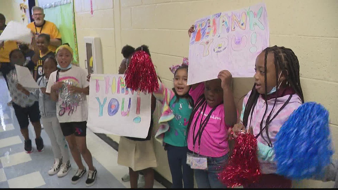 11Alive delivers donated school supplies from viewers to Mary M. Bethune Elementary