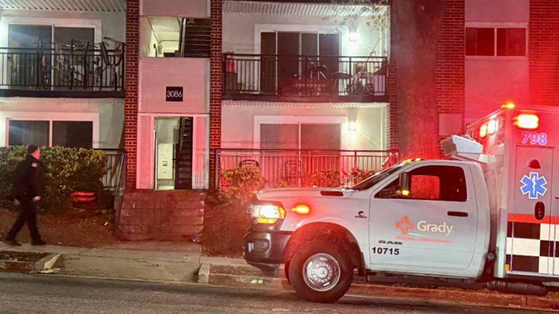 2 teens stabbed at northwest Atlanta apartment complex | 11alive.com