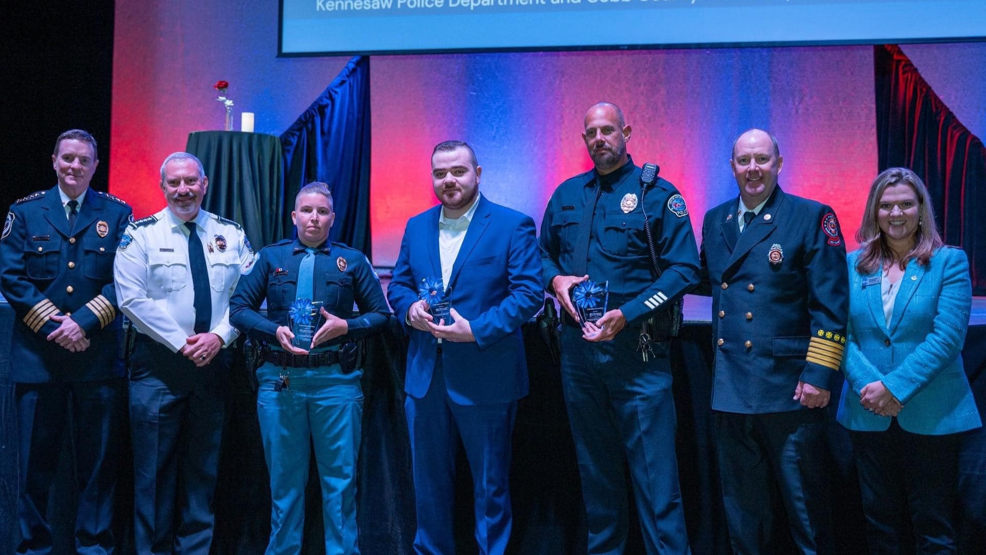 Two Kennesaw Police officers receive award for lake rescue | 11alive.com