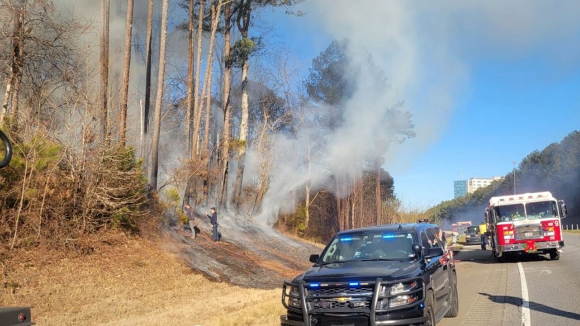 I 575 traffic Cherokee County brush fire closes all lanes | 11alive.com