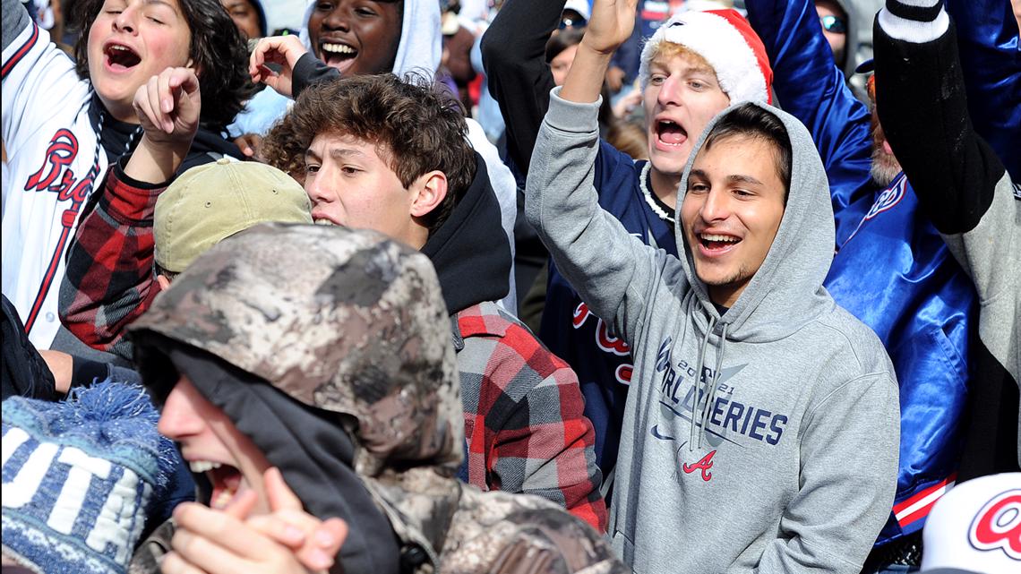 Braves parade, Watch the massive crowd cheer on the Braves