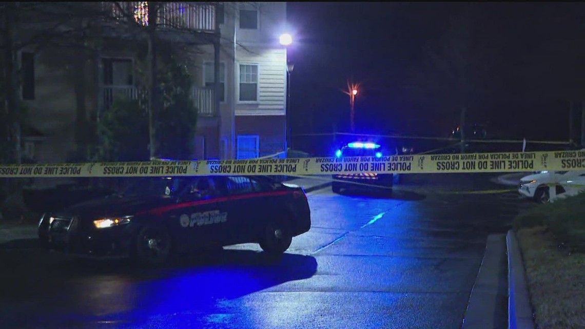 Man shot dead inside Atlanta apartment complex | 11alive.com