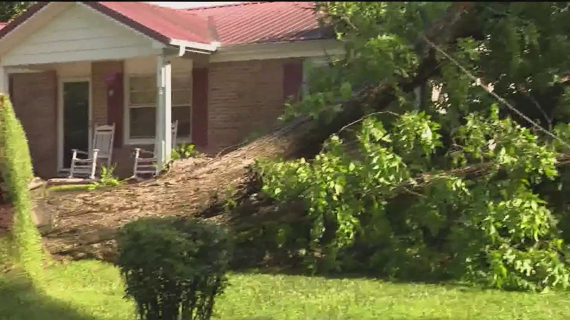 Communities clean up behind storm damage | 11alive.com