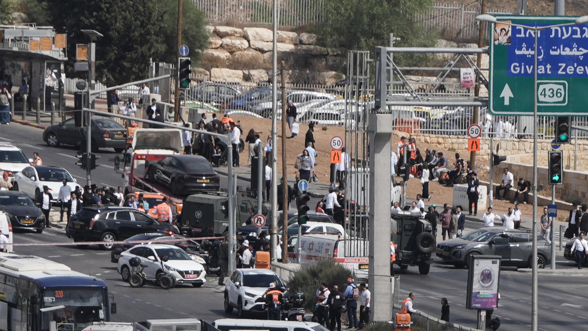 Gunmen kill 5 at Jerusalem bus stop | 11alive.com