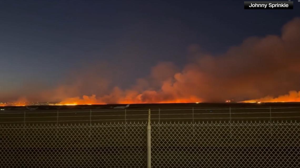 Delta flight to Atlanta loses engine on takeoff in Savannah, grass fire sparked