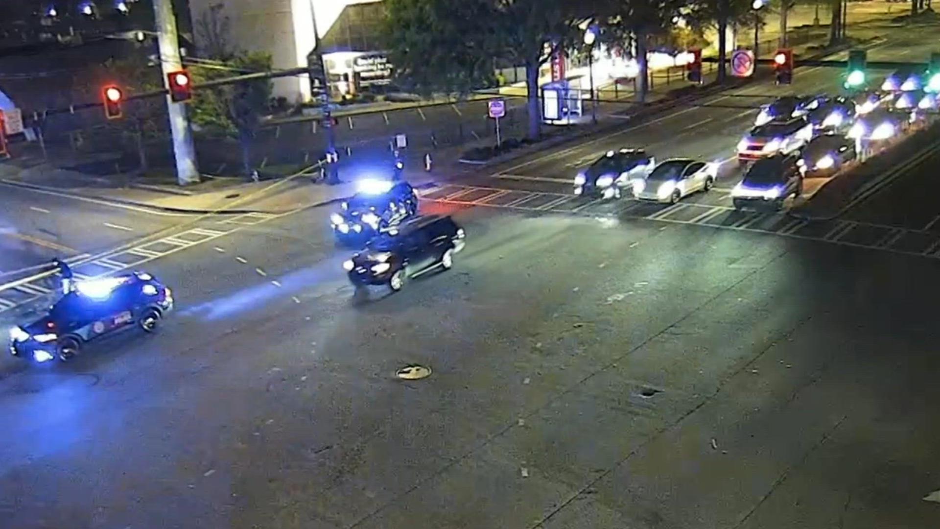 Driver flees traffic stop in Buckhead, crashes in busy intersection ...