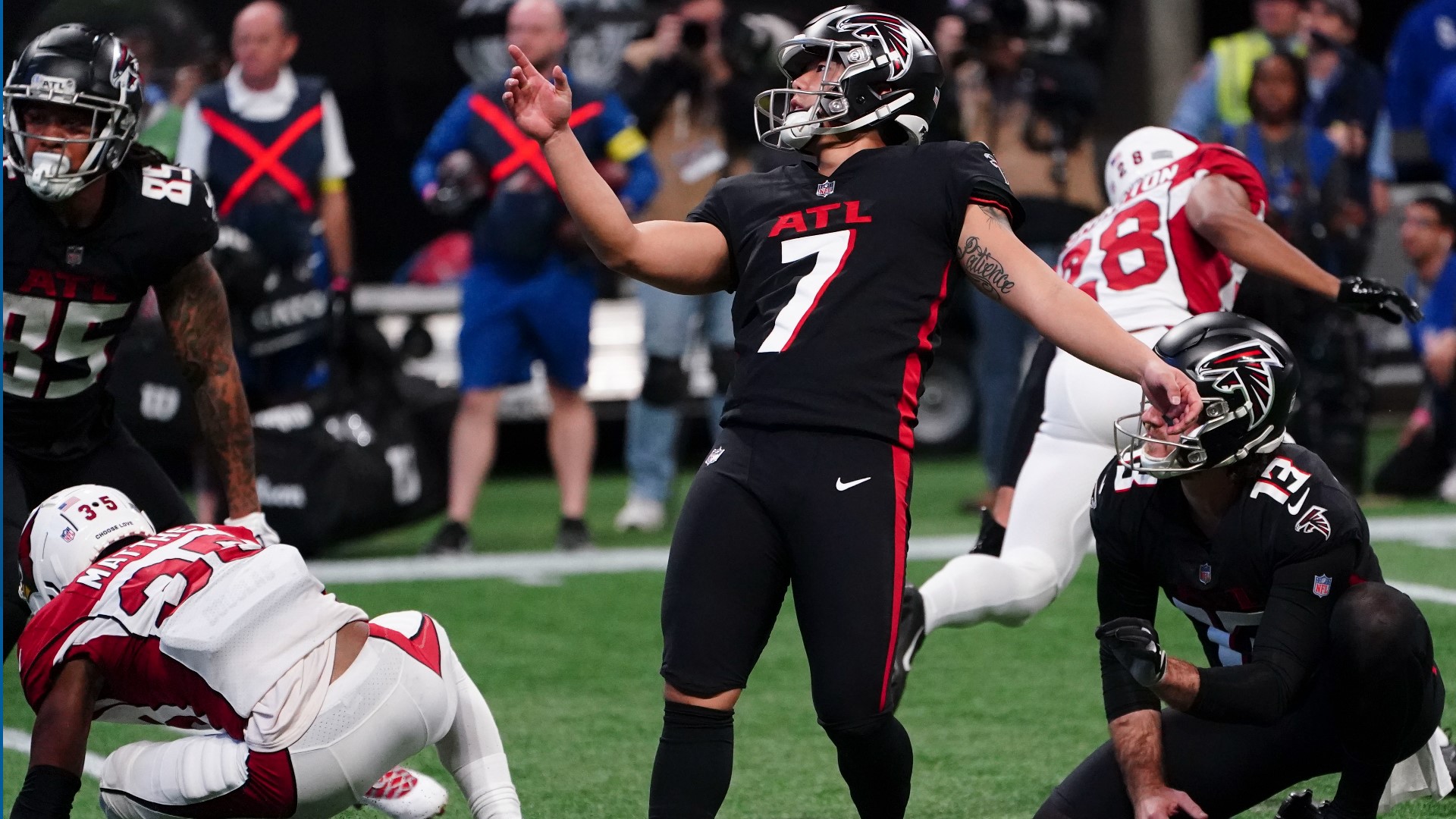 Falcons extend Younghoe Koo 