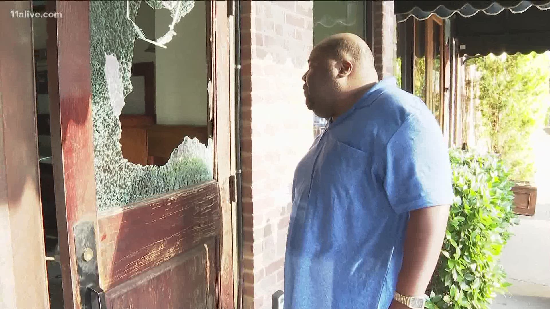 Business owners in Buckhead returned to their damaged building to find volunteers ready to help clean.