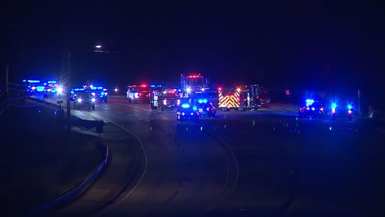 2 Killed In Serious Wreck On Fulton Industrial Boulevard 