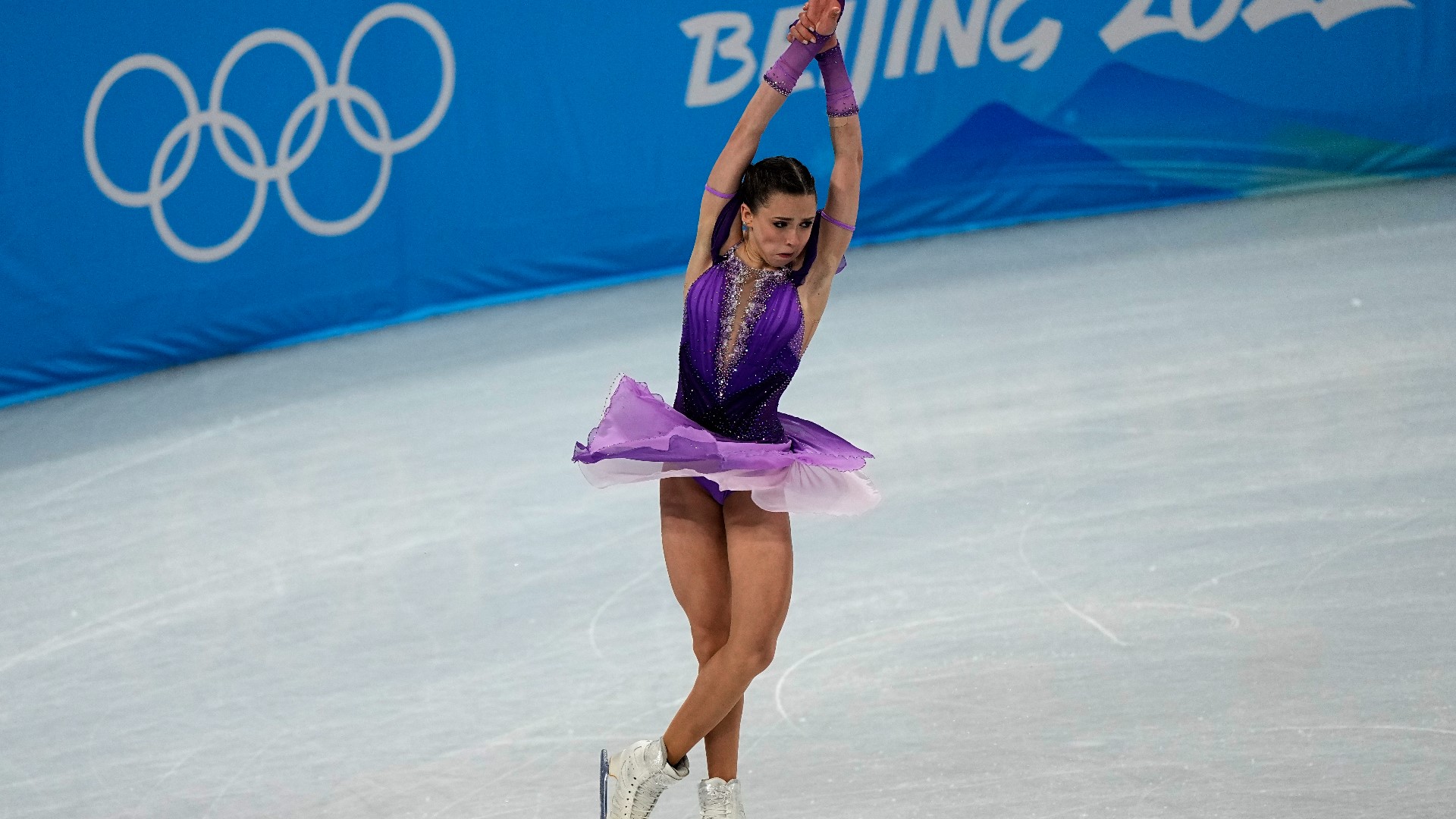 Watch Kamila Valieva land 1st womens quad at Winter Olympics 11alive