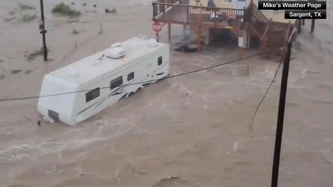 Hurricane Beryl floods Sargent, Texas Raw video