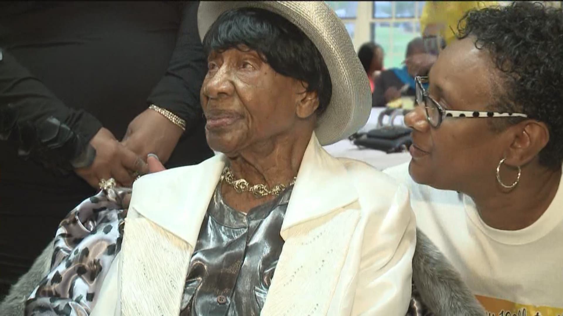 109-year-old woman celebrates 109th birthday