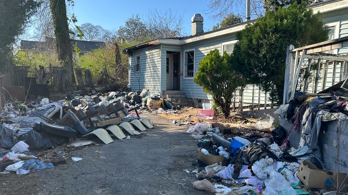 Rats, squatters, and mounds of trash at vacant home causes issues in Reynoldstown neighborhood
