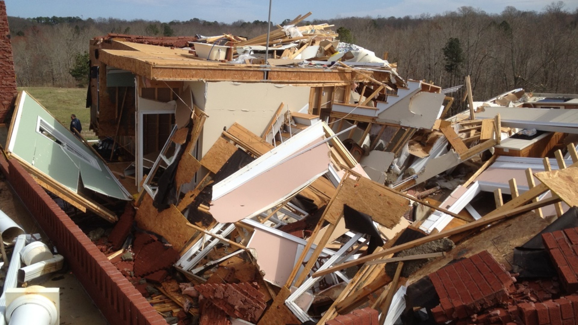 2012 tornado What happened