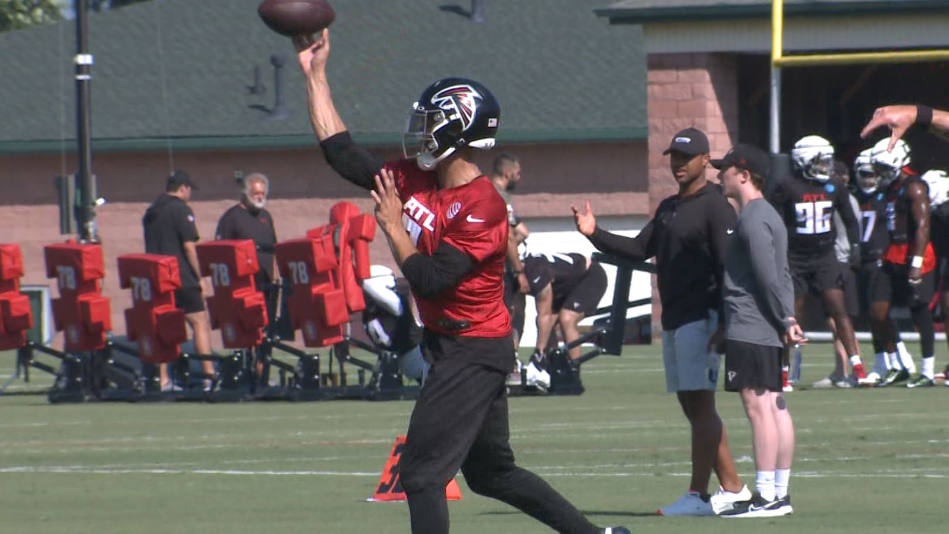 Desmond Ridder at Falcons training camp, Raw video