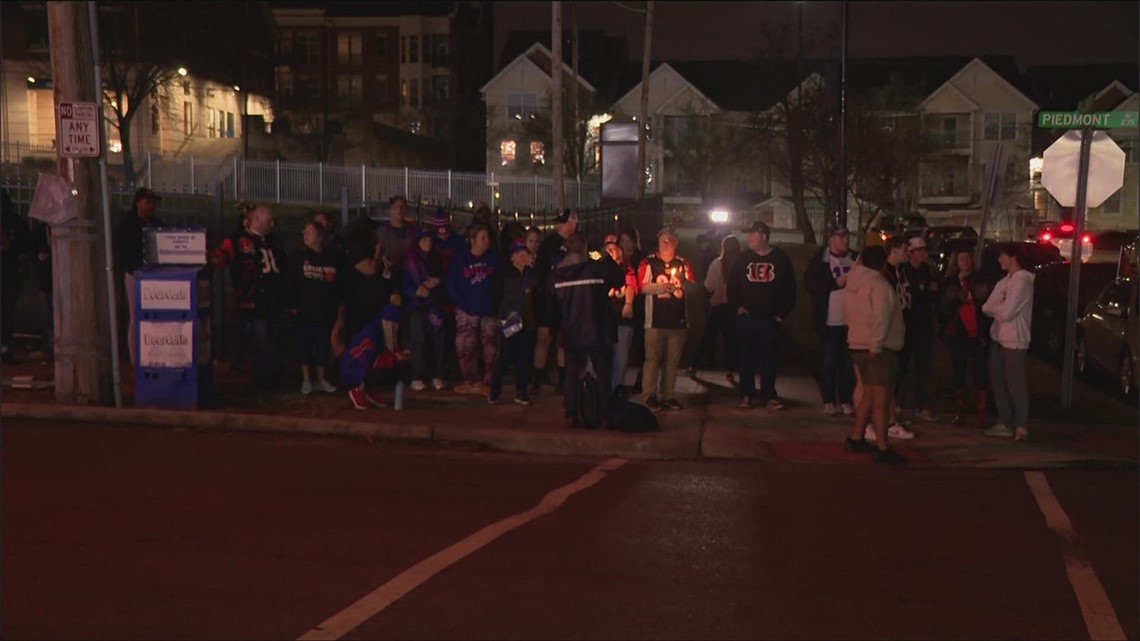 Fans show support after Buffalo Bills player collapses on field