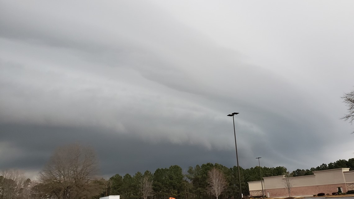 What are shelf clouds?