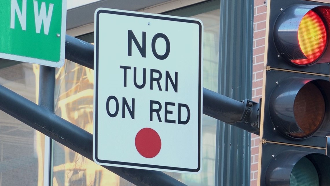 Atlanta ban on rights at red lights debate - Vimarsana News