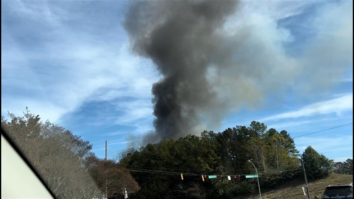 Photos: Tower of black smoke, fire burning near Buckhead apartment ...