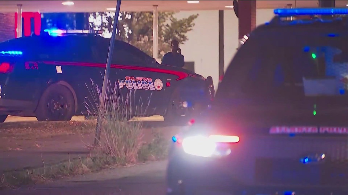 Man shot outside West End restaurant in Atlanta, taken to hospital in